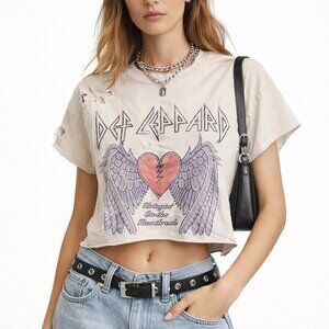 Def Leppard Heartbreak Angel Wings Distressed Cropped Band Tee Size L Y2K Rock
